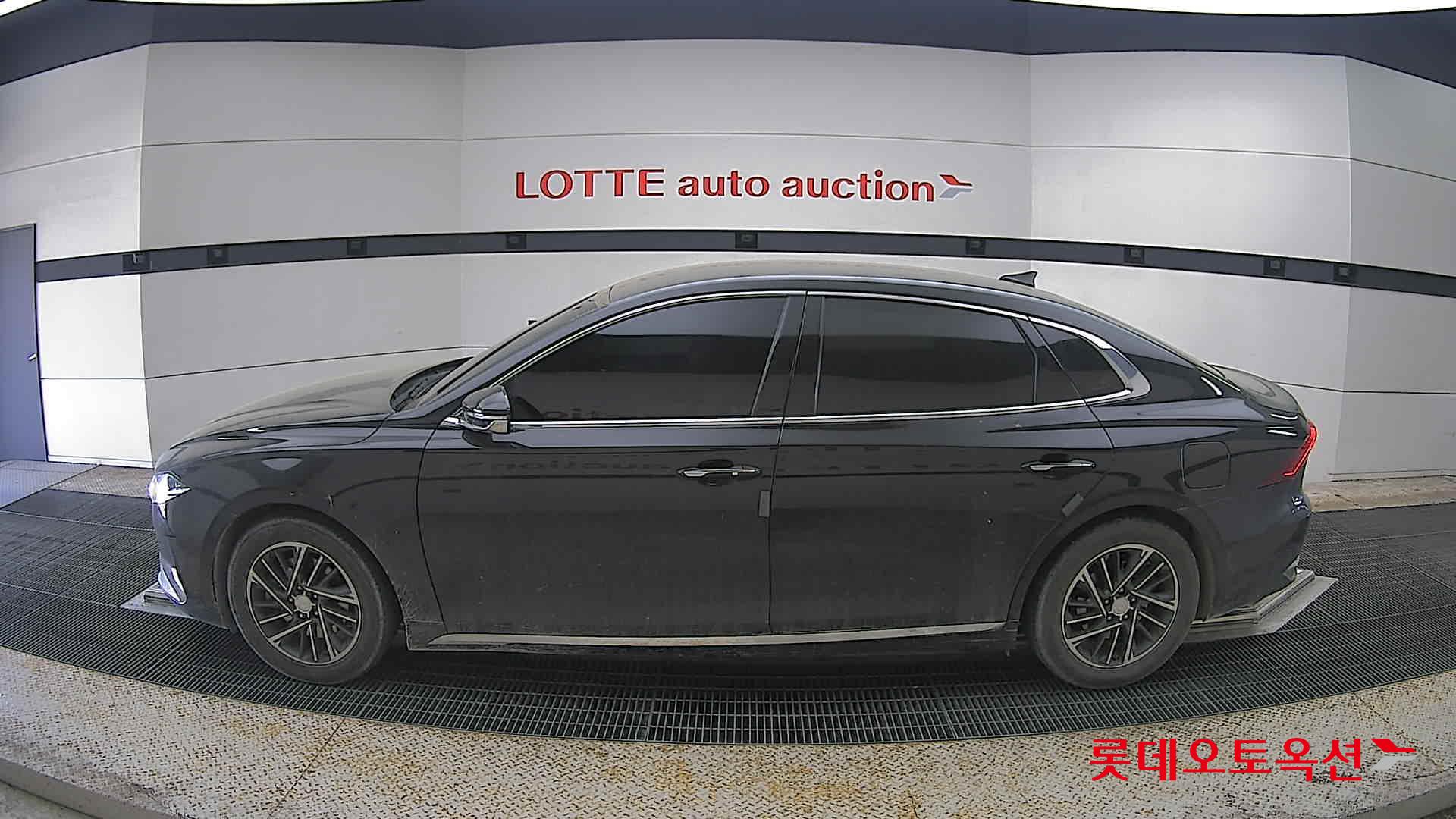 Hyundai Grandeur - 13