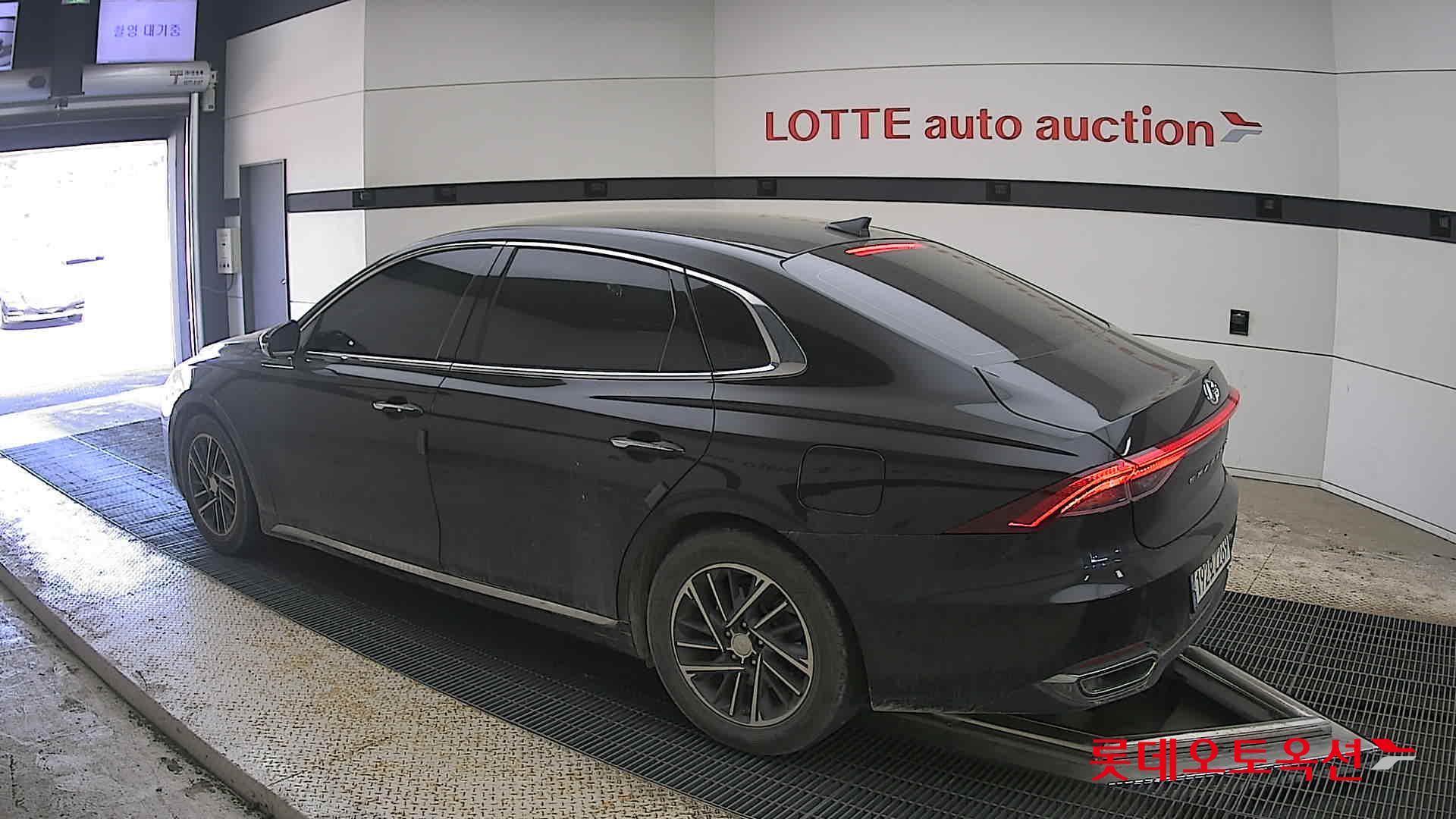 Hyundai Grandeur - 15