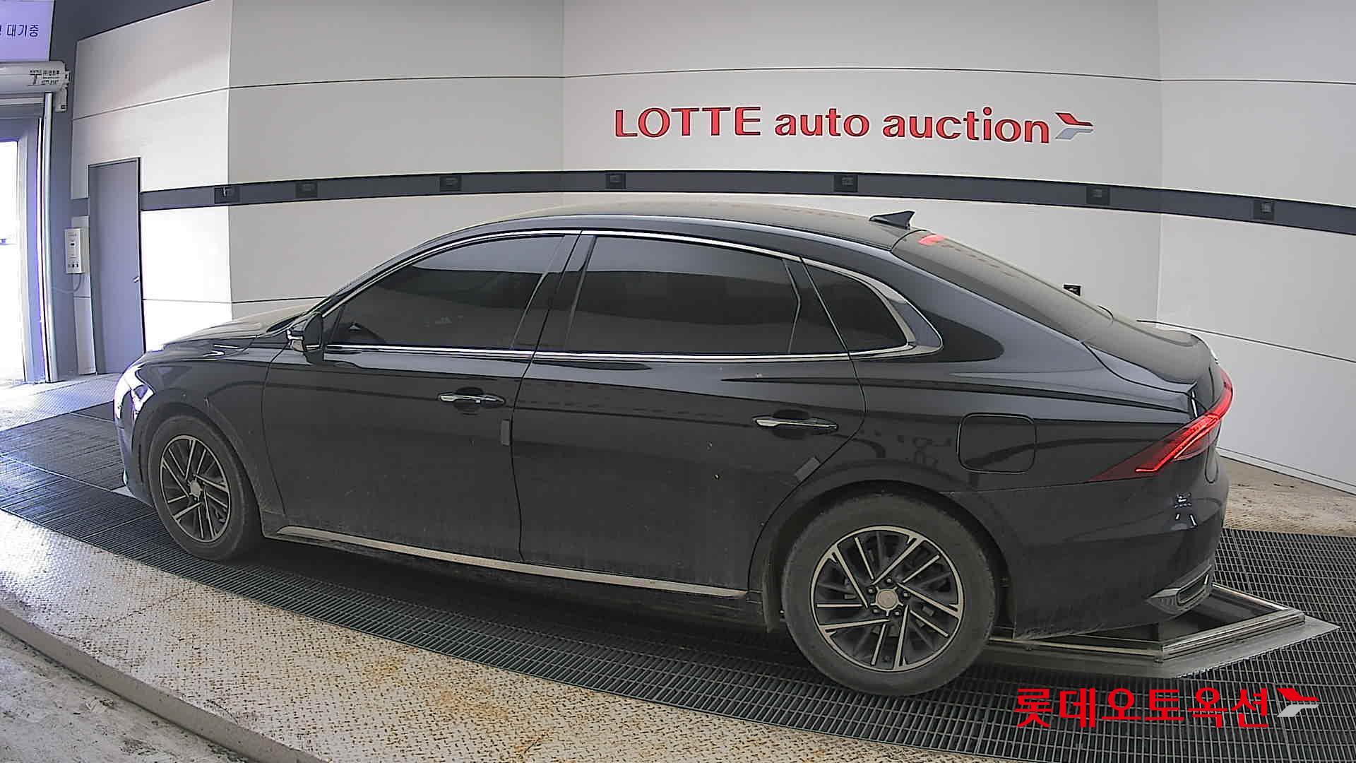 Hyundai Grandeur - 14