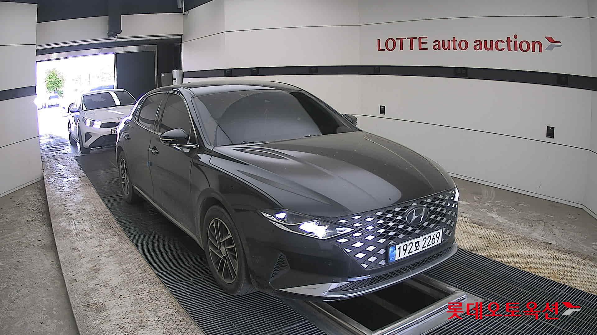 Hyundai Grandeur - 24