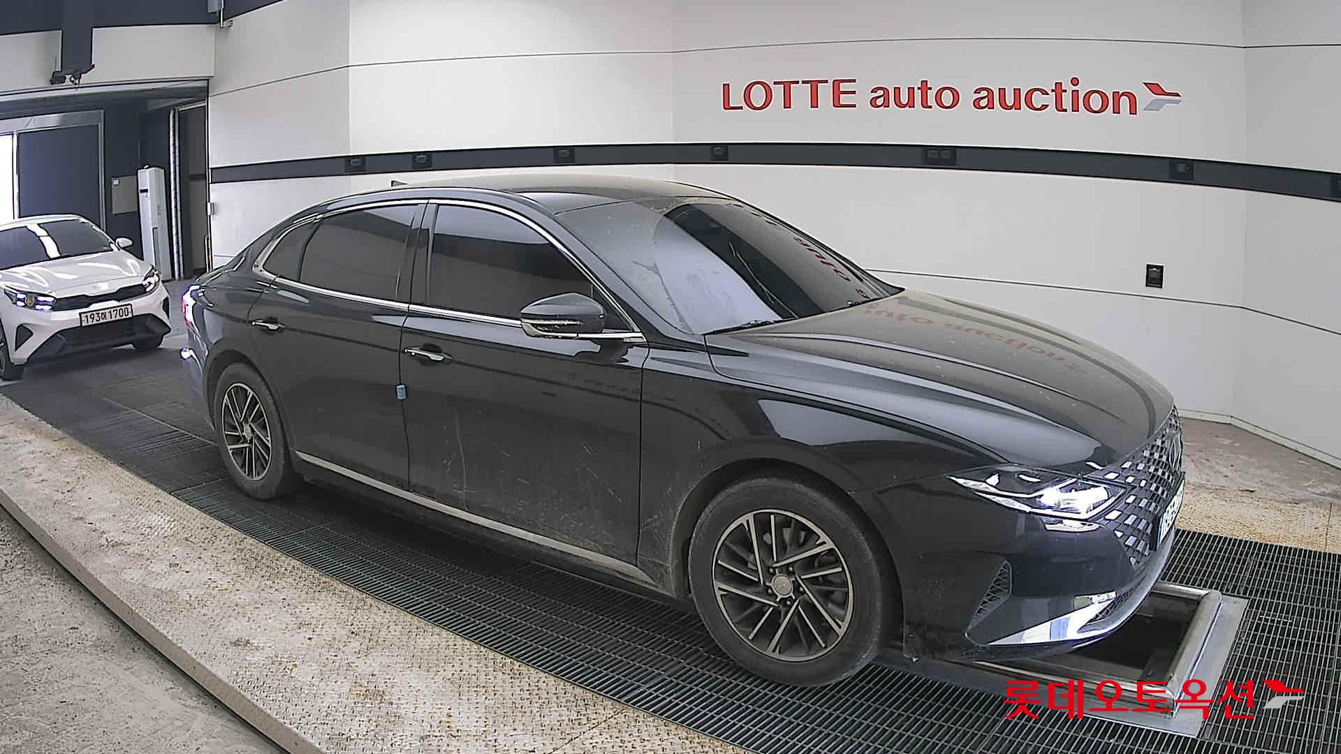 Hyundai Grandeur - 23