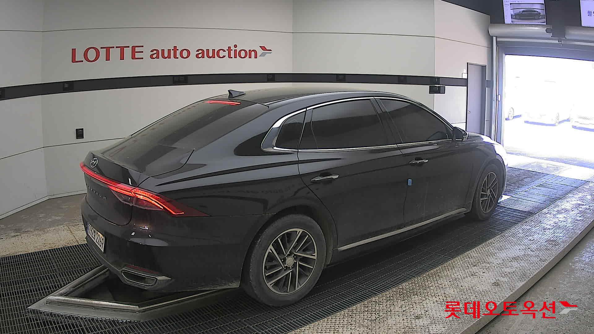 Hyundai Grandeur - 19