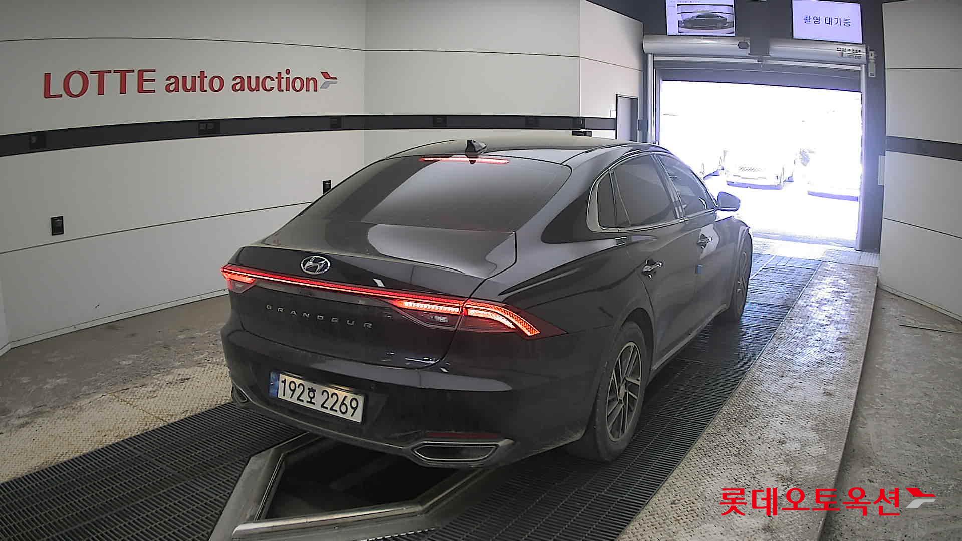 Hyundai Grandeur - 18
