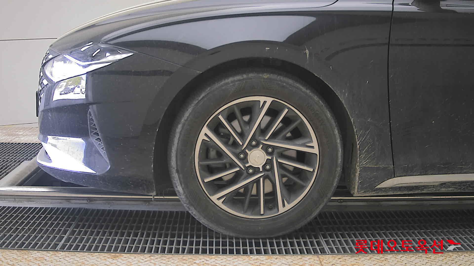 Hyundai Grandeur - 25