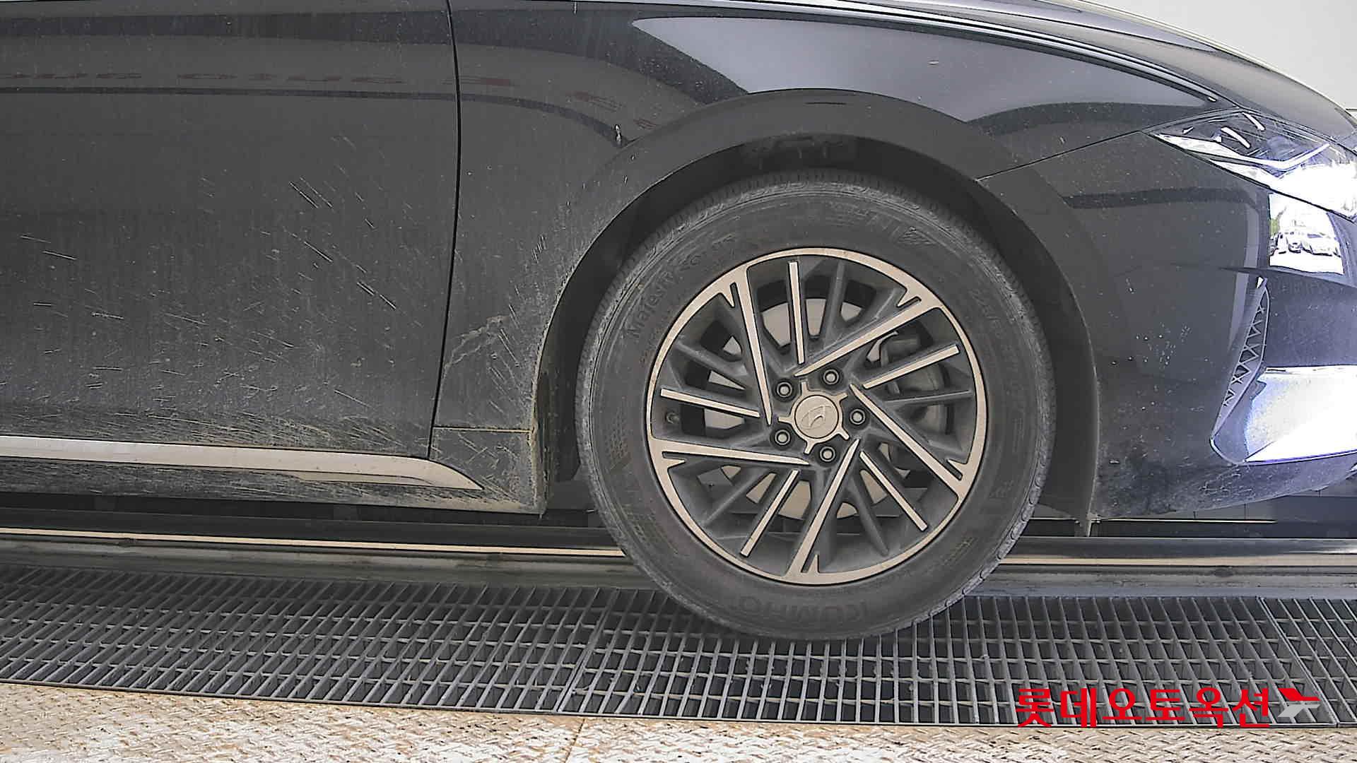 Hyundai Grandeur - 27