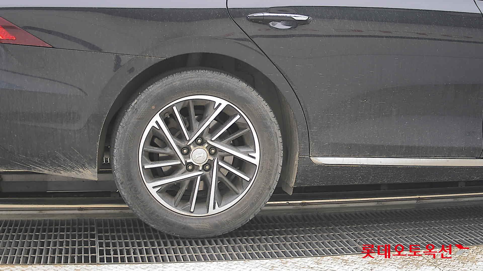 Hyundai Grandeur - 28