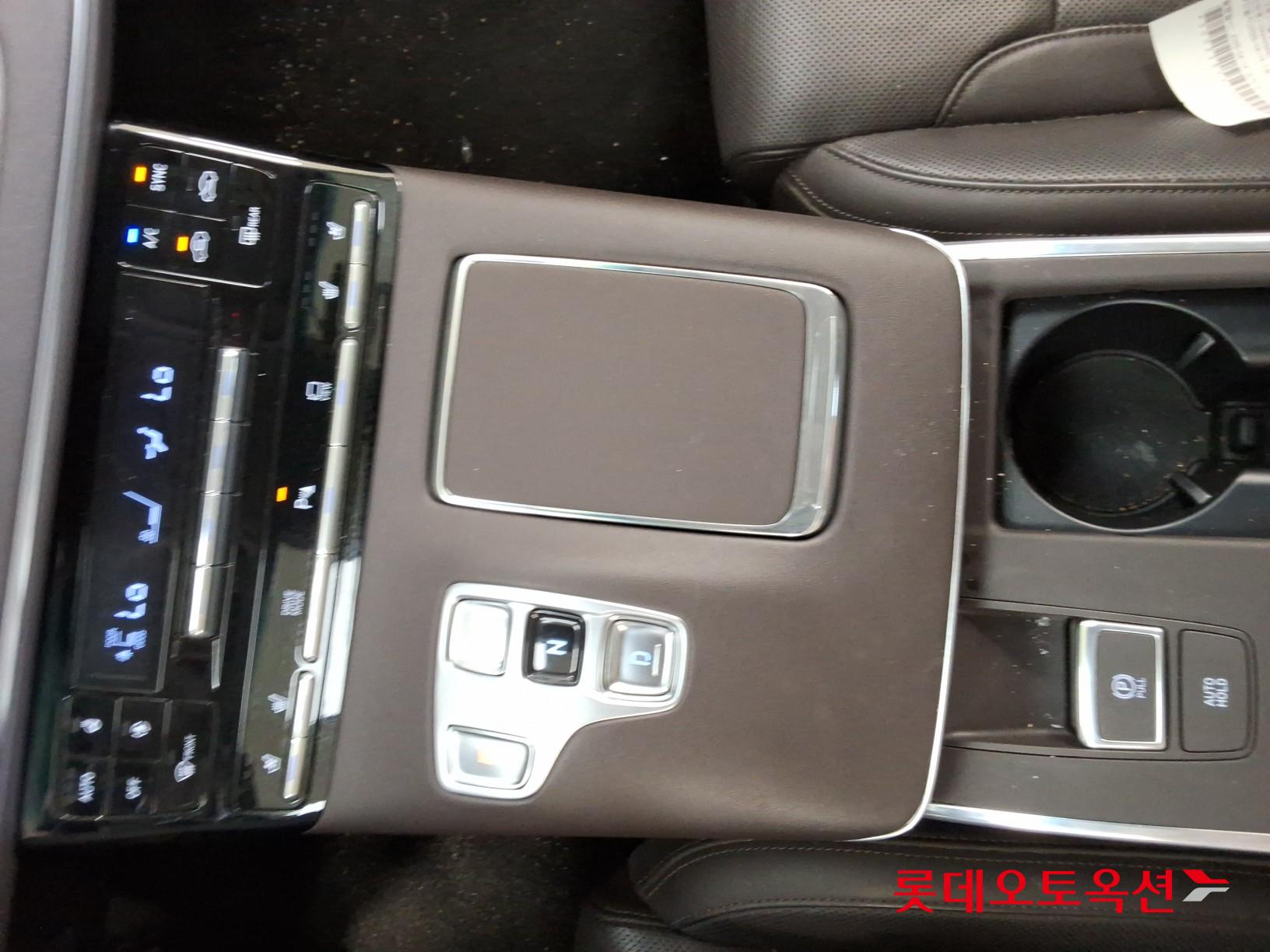 Hyundai Grandeur - 32