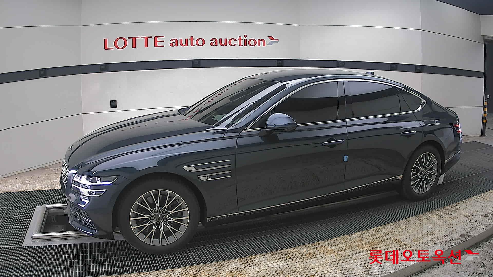 Genesis G80 - 12