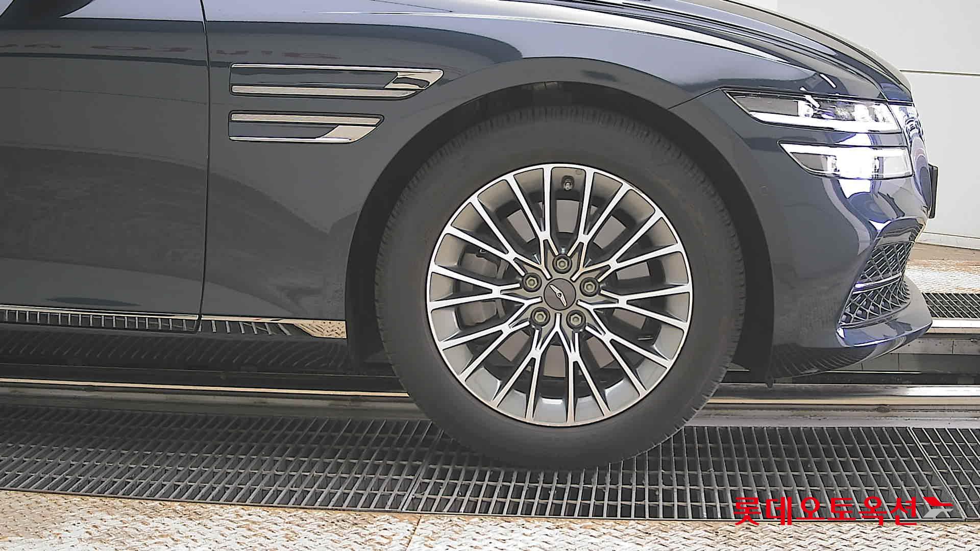 Genesis G80 - 27