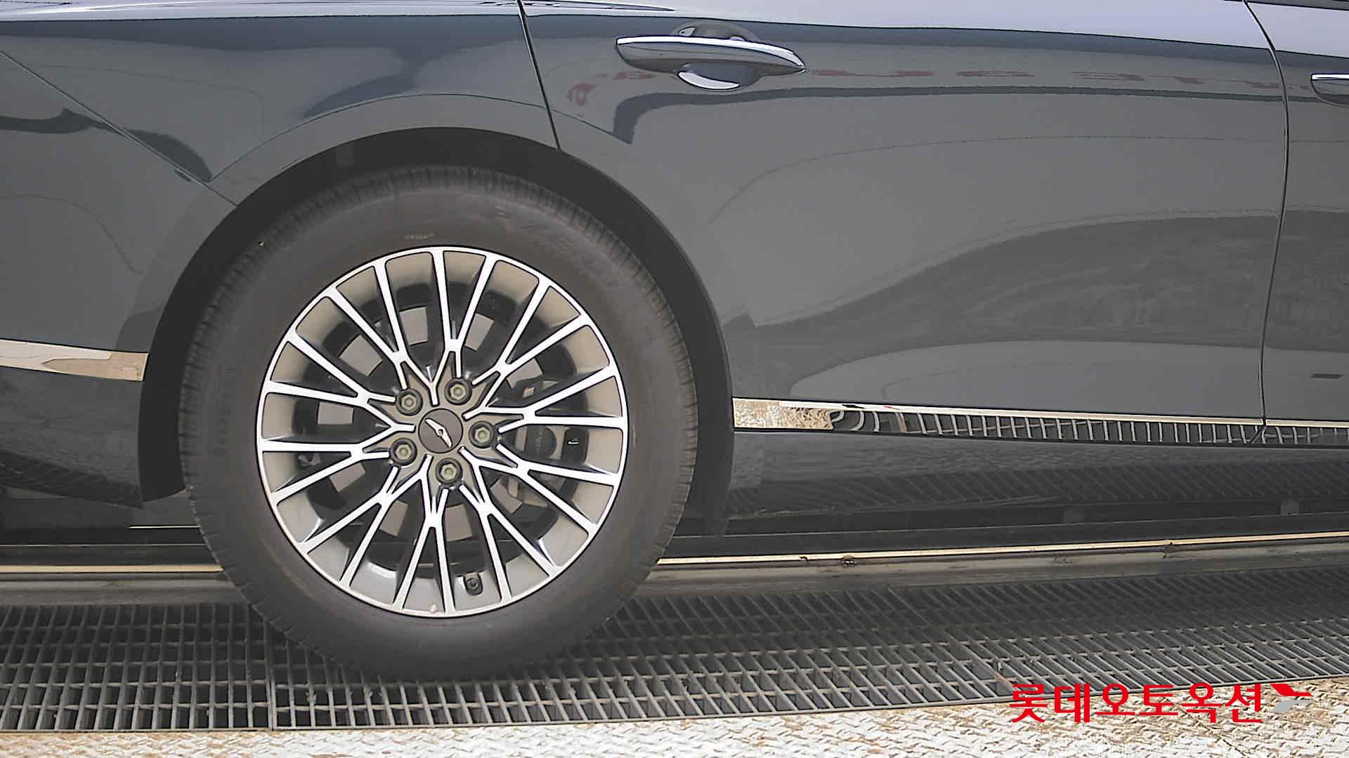Genesis G80 - 28
