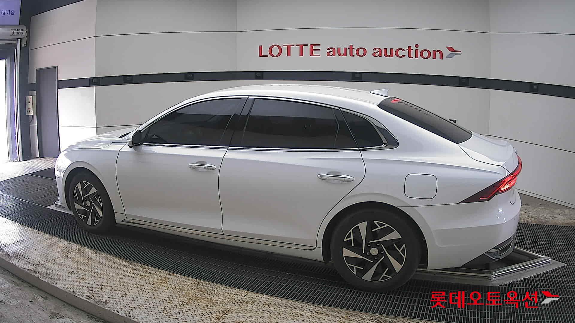 Hyundai Grandeur 2021 - Image 14