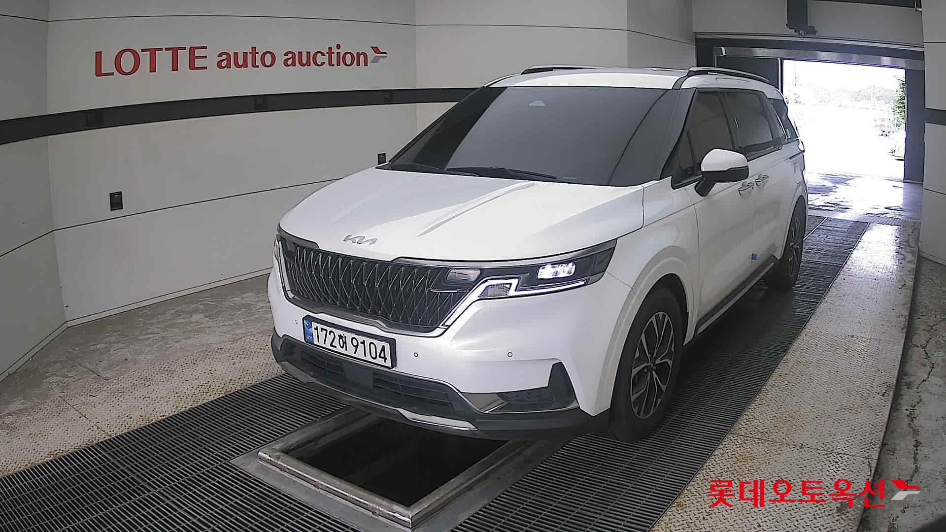 2023 - kia carnival