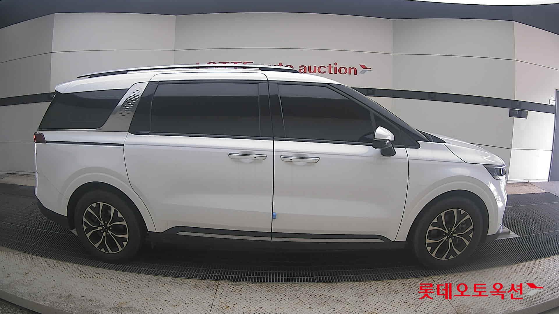 2023 - kia carnival