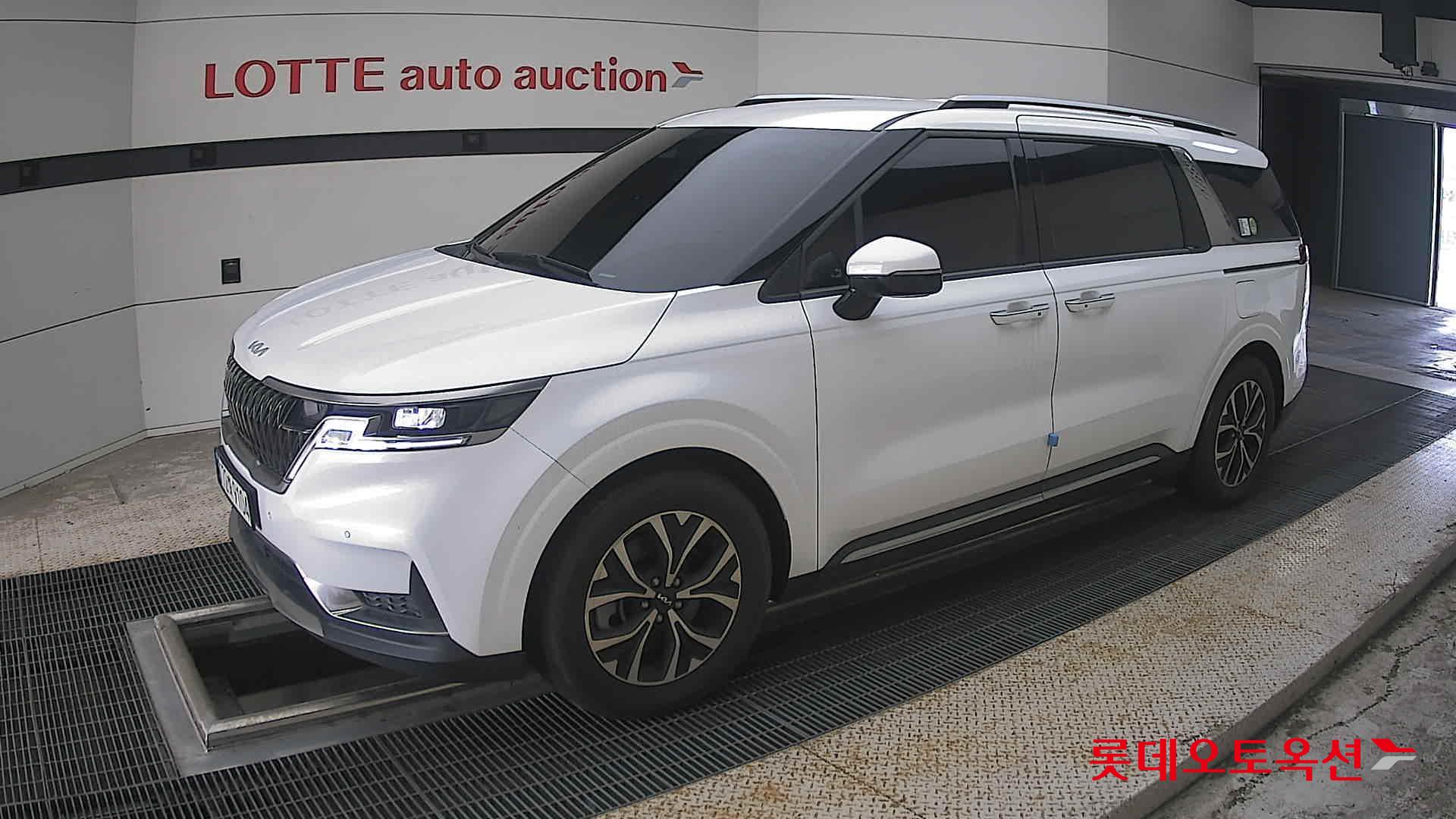 2023 - kia carnival