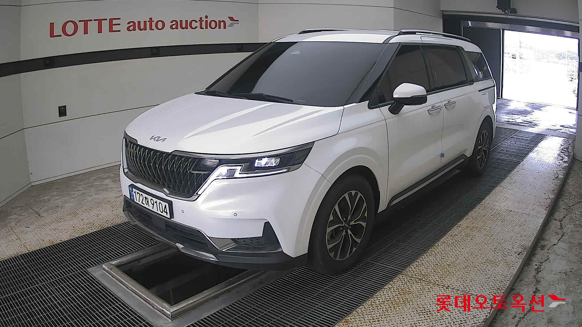 2023 - kia carnival