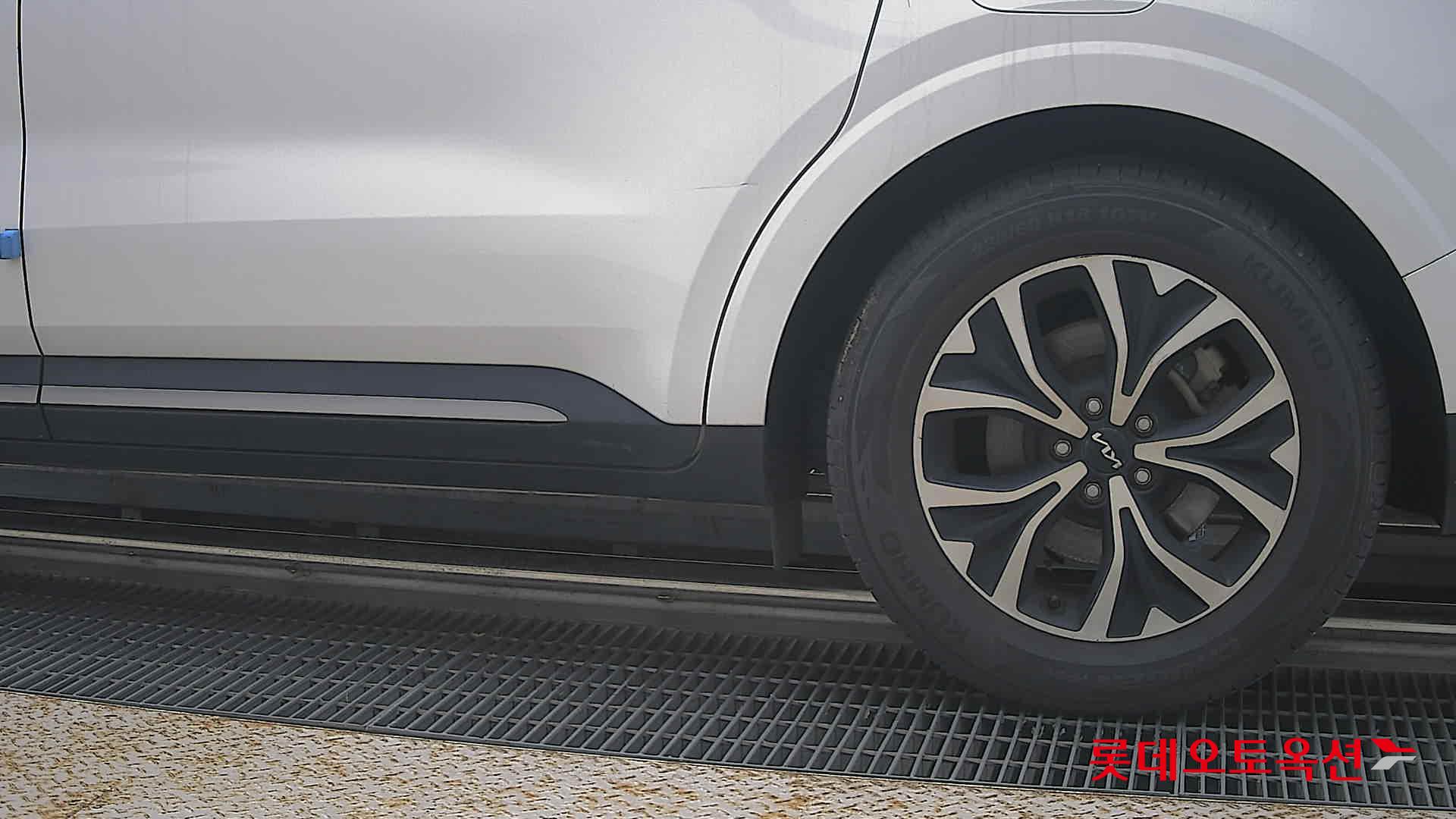 2023 - kia carnival