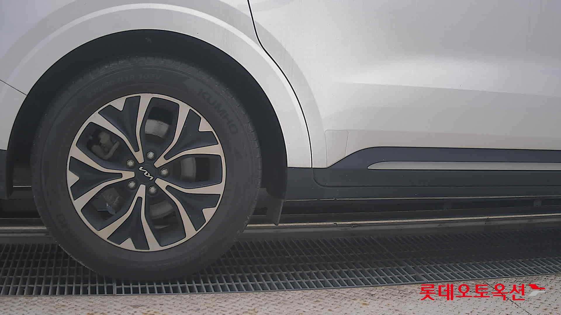 2023 - kia carnival