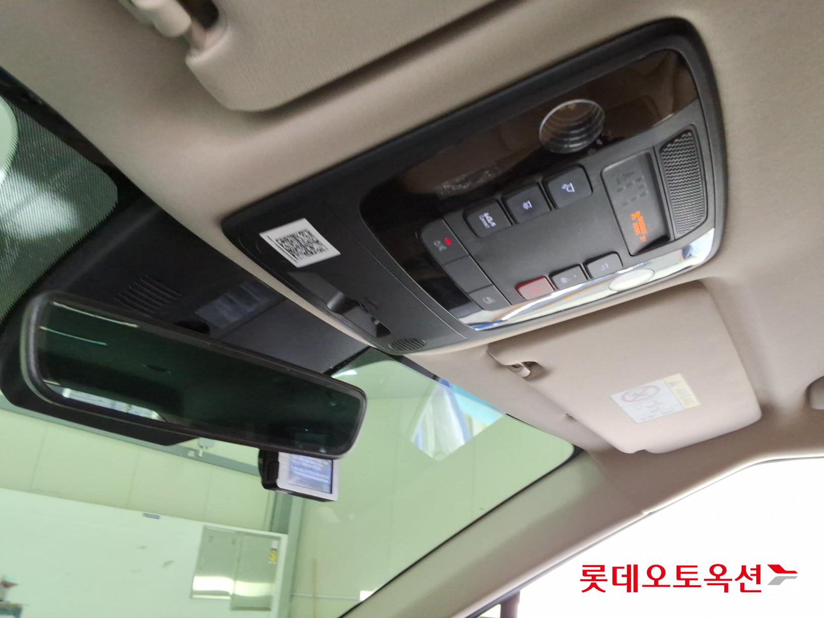 2023 - kia carnival