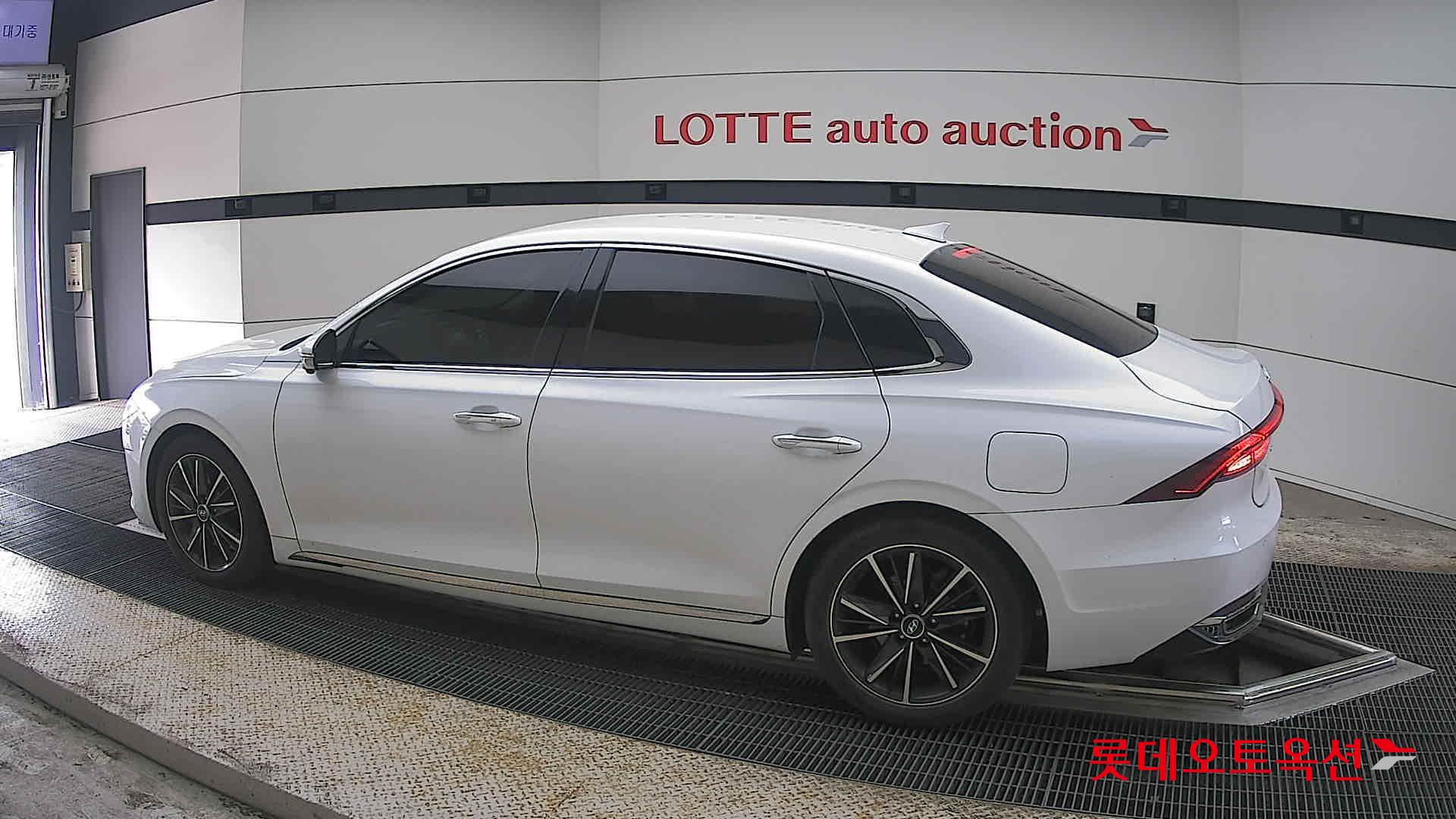 هيونداي جرانجر 2020 - صورة 14