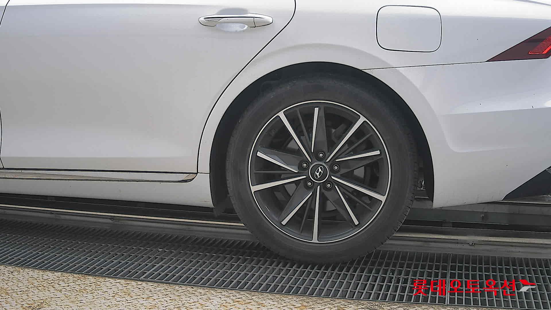 هيونداي جرانجر 2020 - صورة 26