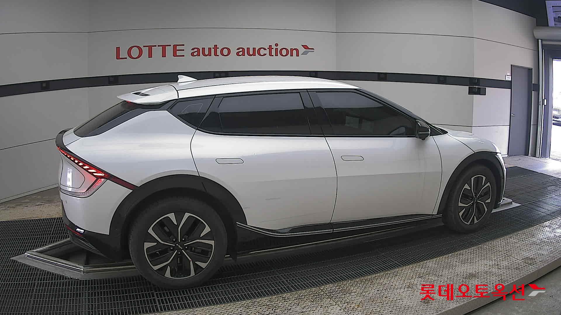 Kia EV6 2022 - Image 20