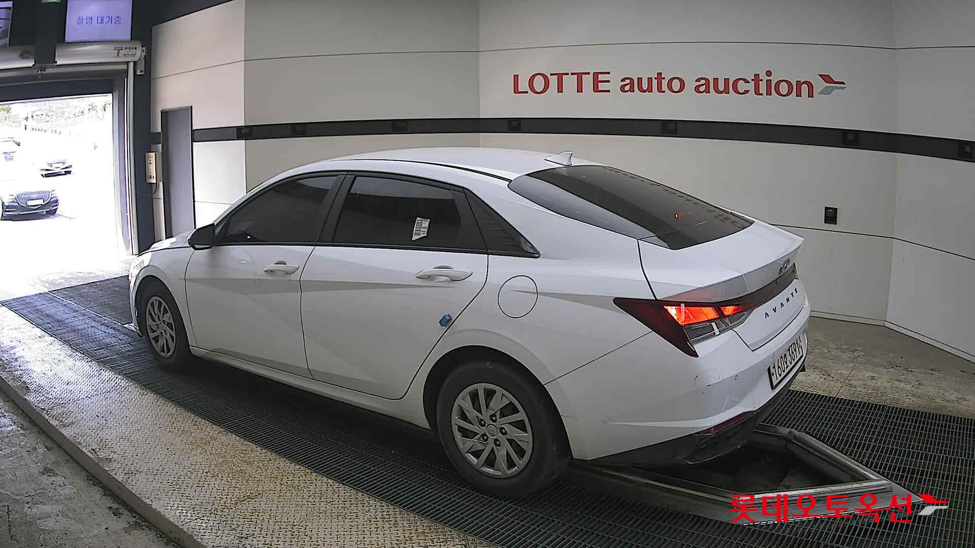 هيونداي إلانترا 2021 - صورة 15