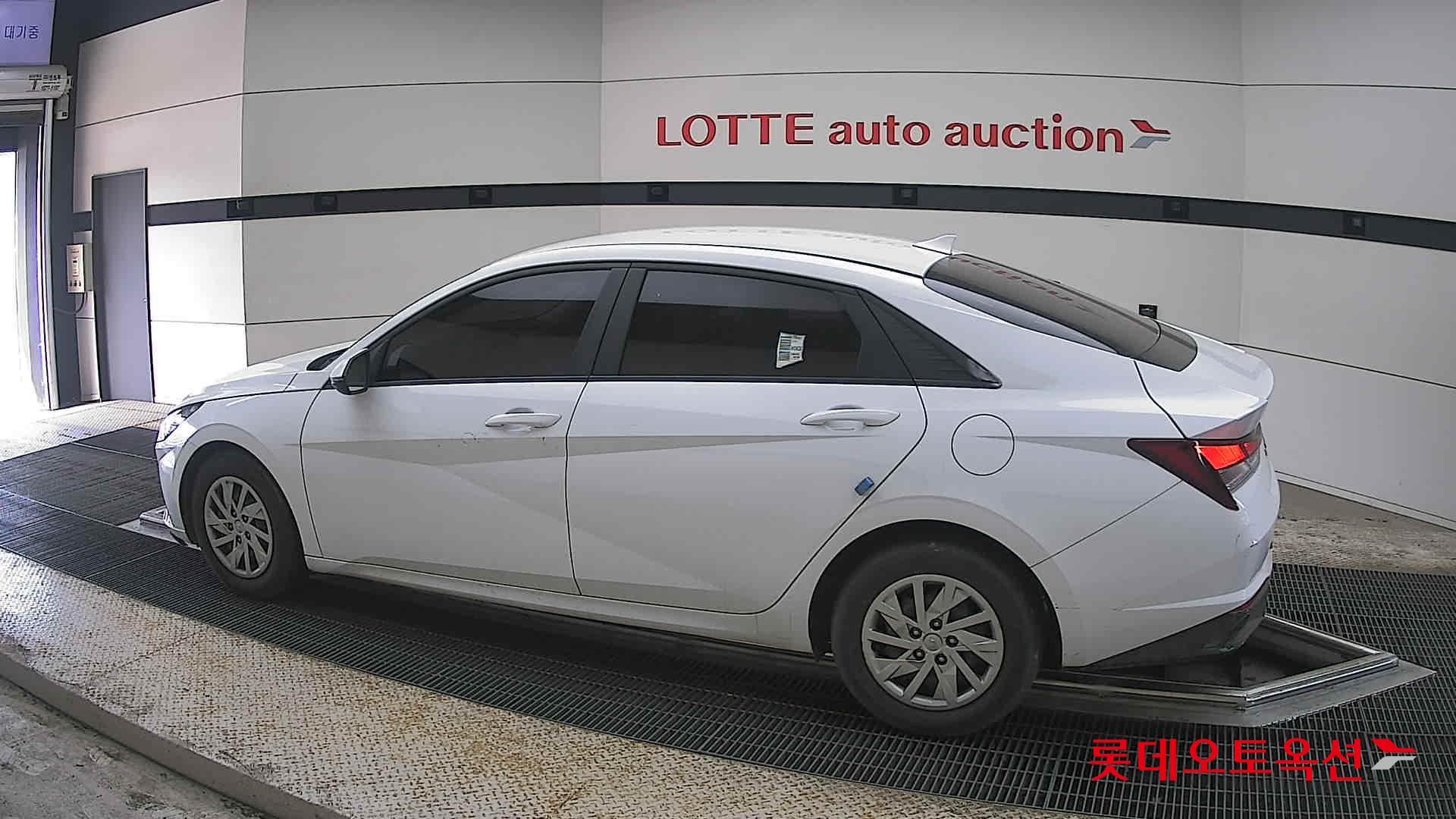 هيونداي إلانترا 2021 - صورة 14