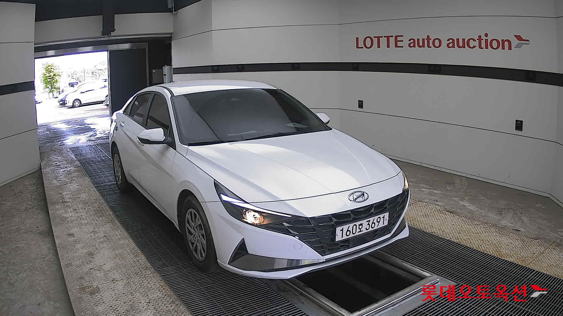 هيونداي إلانترا 2021 - صورة 24