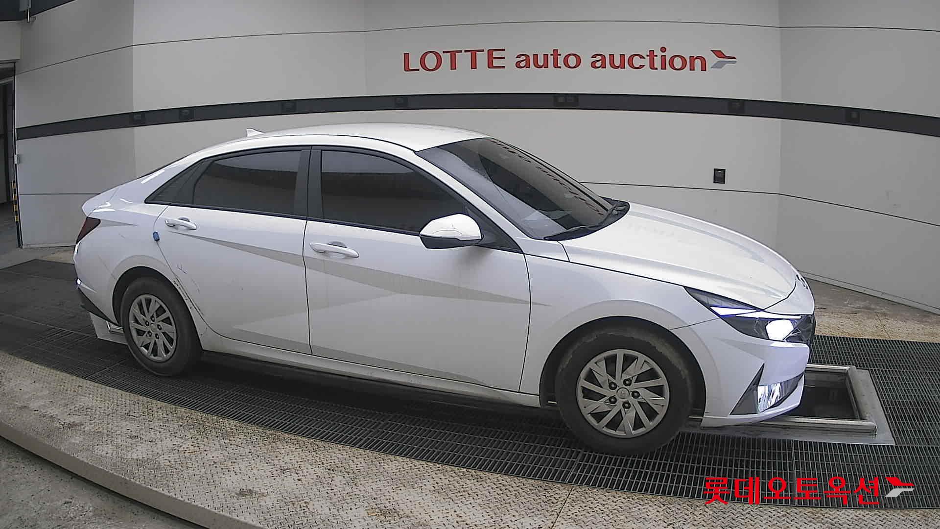 هيونداي إلانترا 2021 - صورة 22