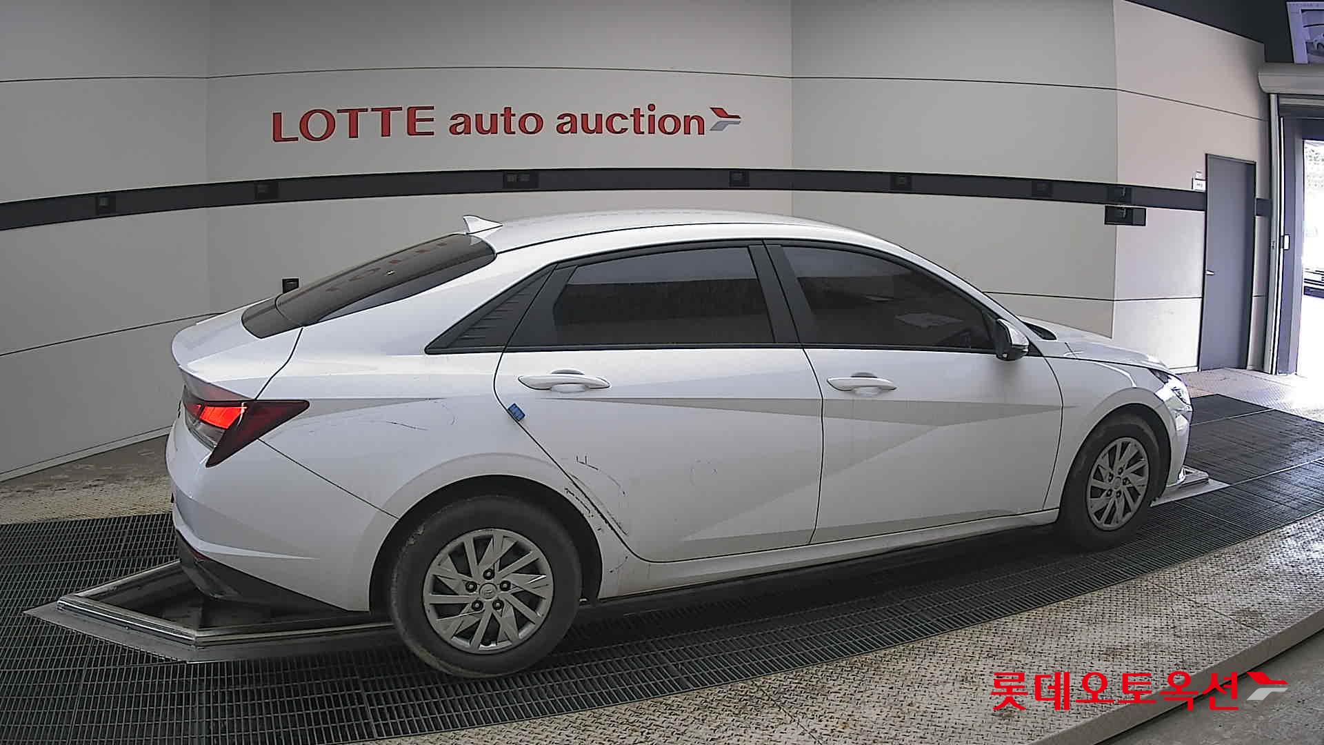 هيونداي إلانترا 2021 - صورة 20