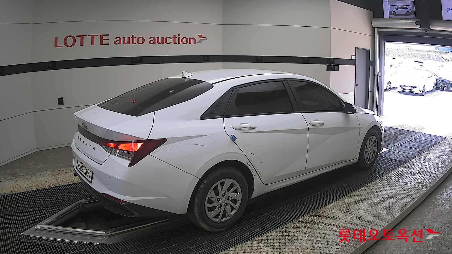 هيونداي إلانترا 2021 - صورة 19