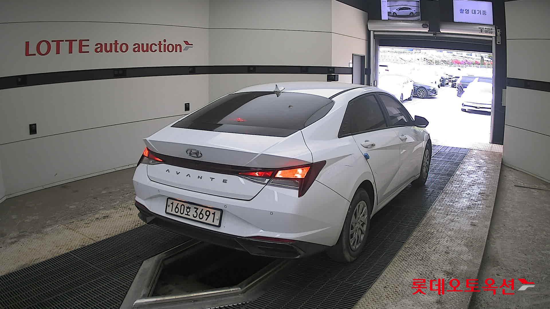 هيونداي إلانترا 2021 - صورة 18