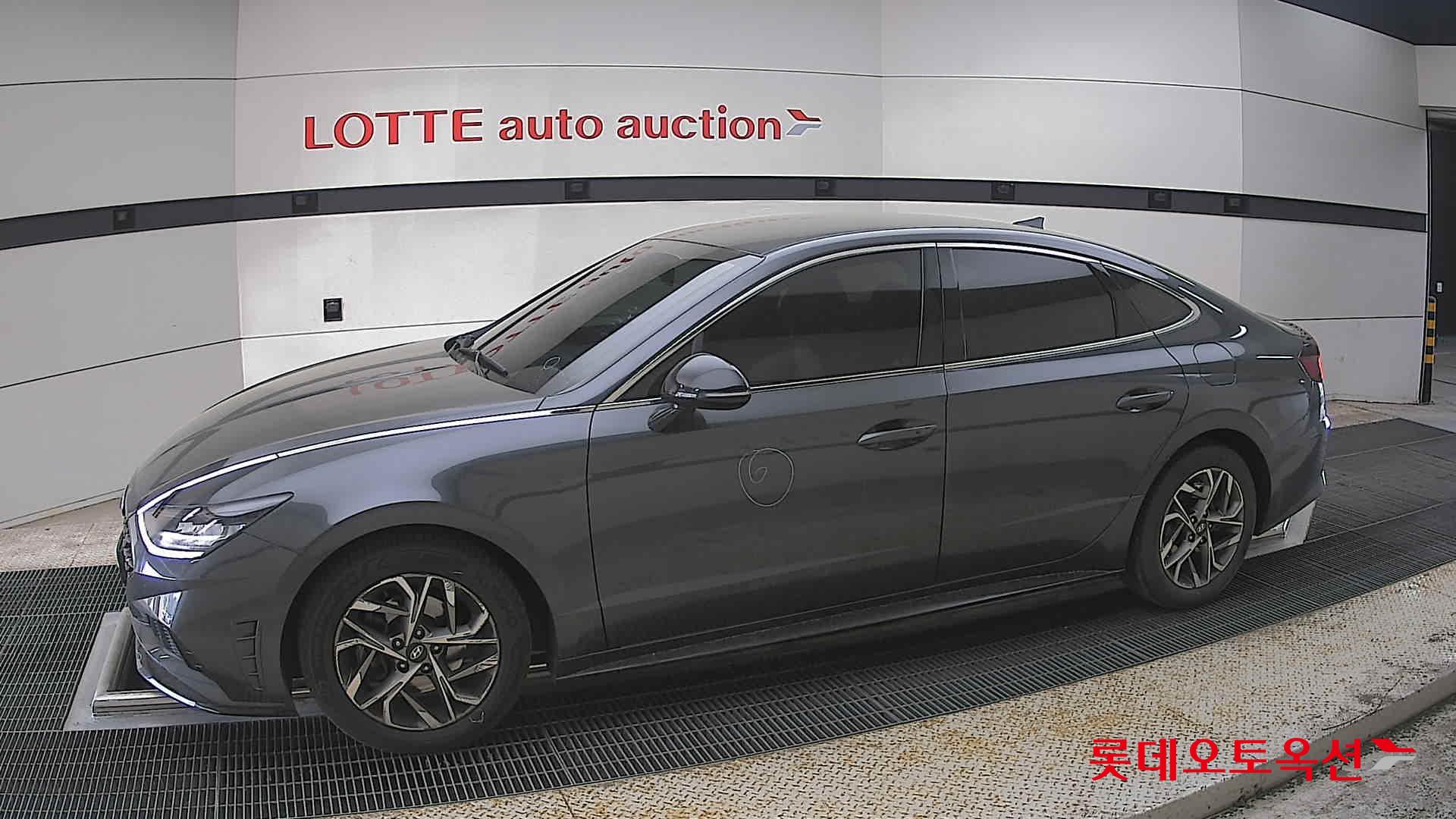 Hyundai Sonata - 12