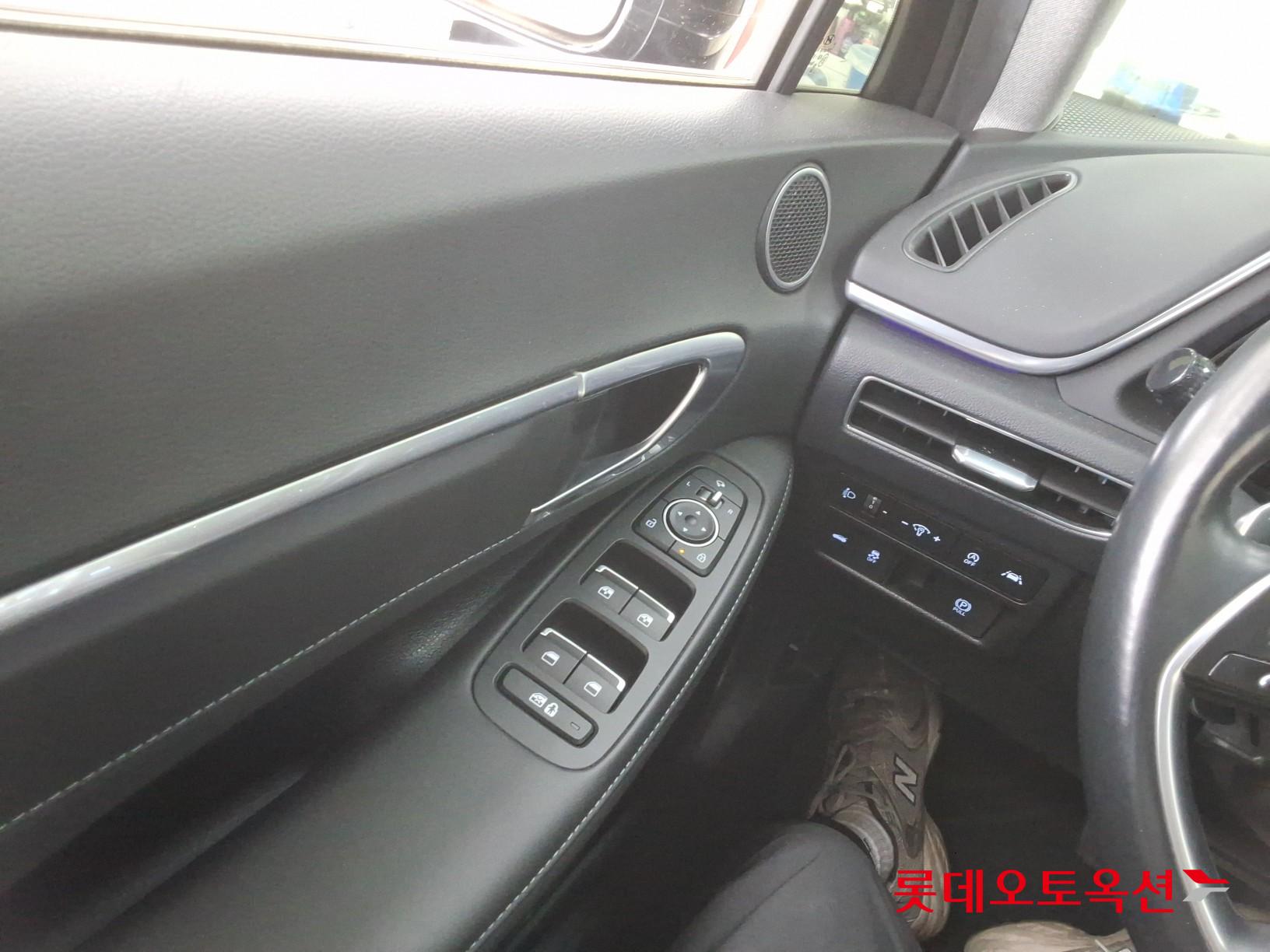 Hyundai Sonata - 29