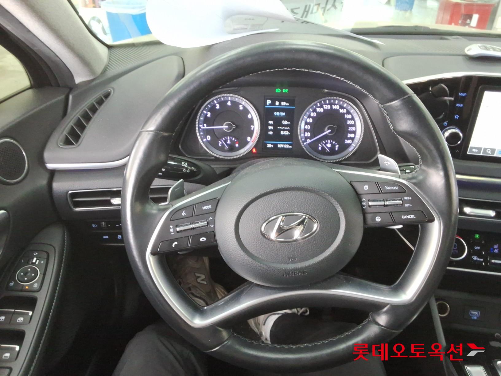 Hyundai Sonata - 30