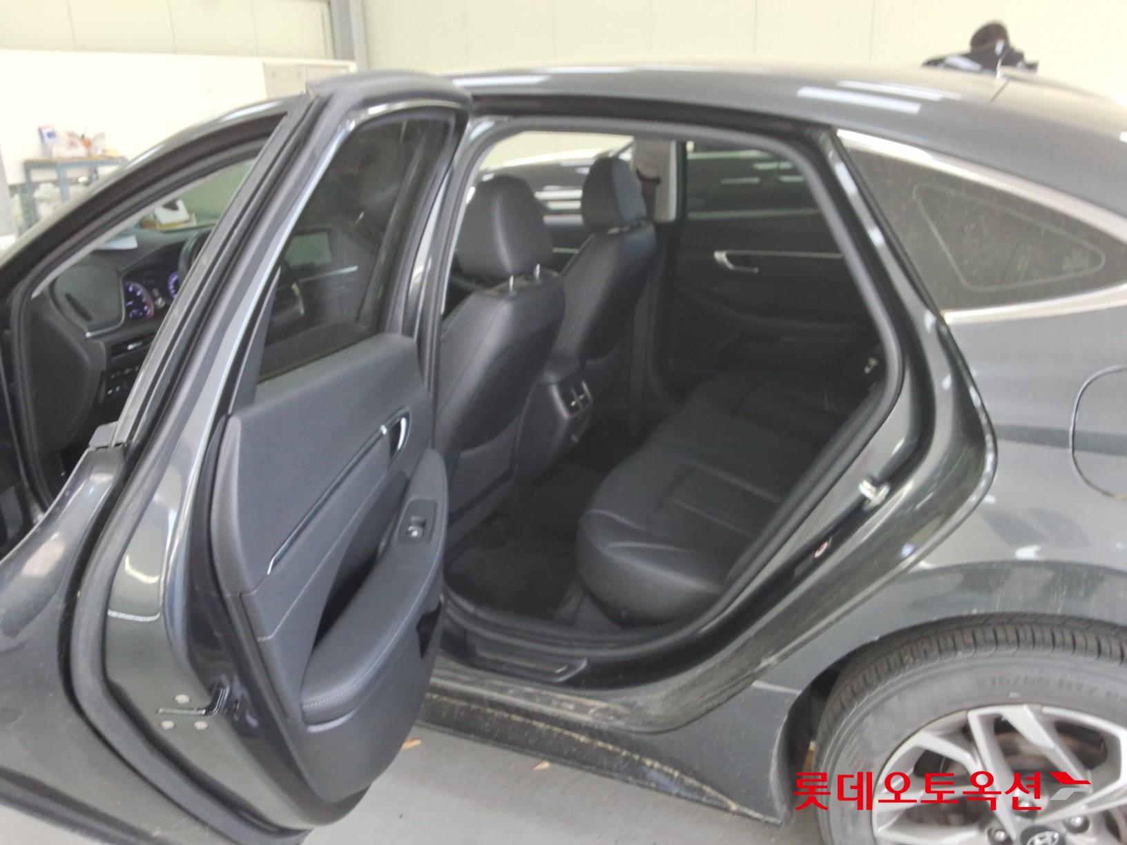Hyundai Sonata - 38