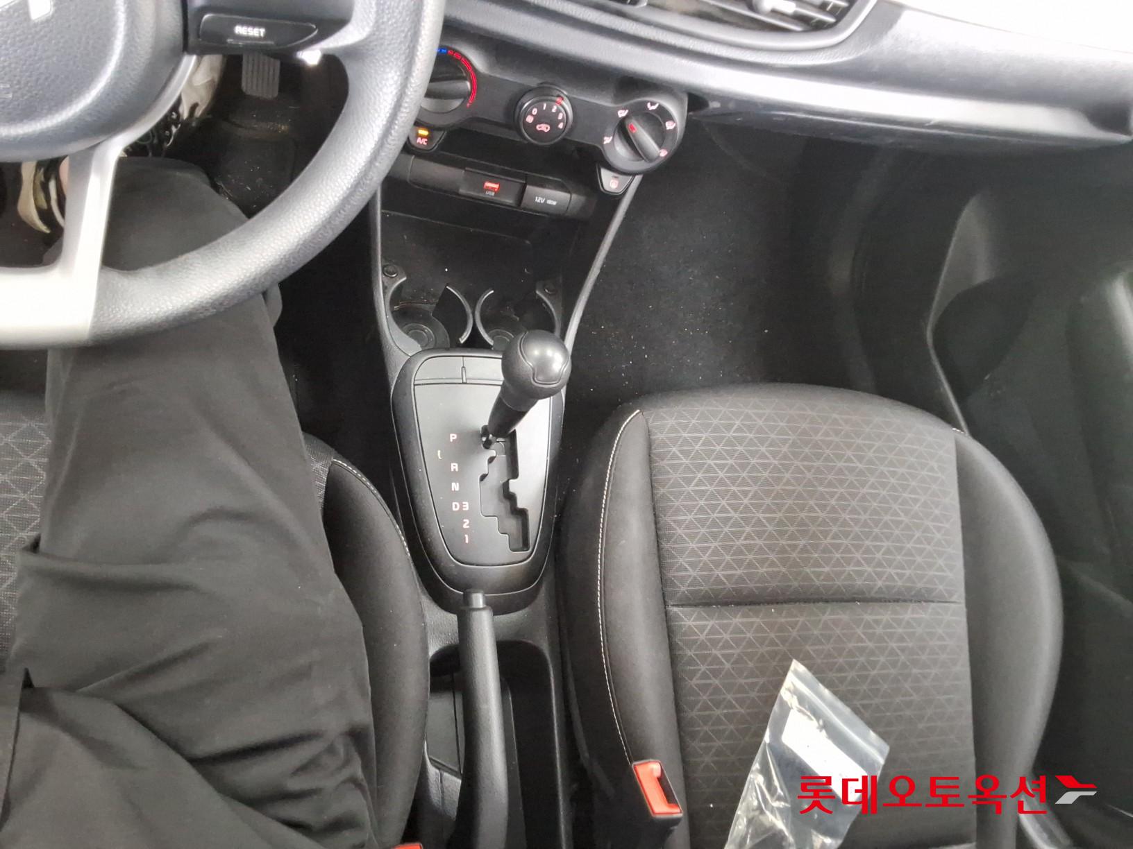 Kia Morning 2022 - Image 32