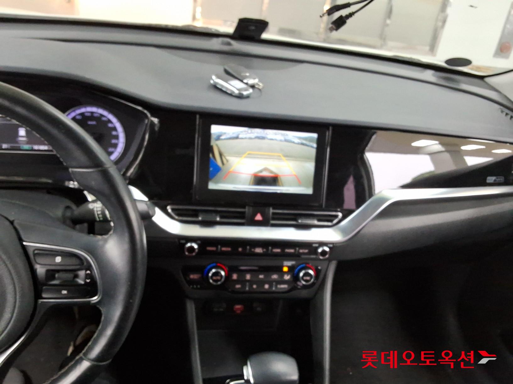 Kia Niro - 33