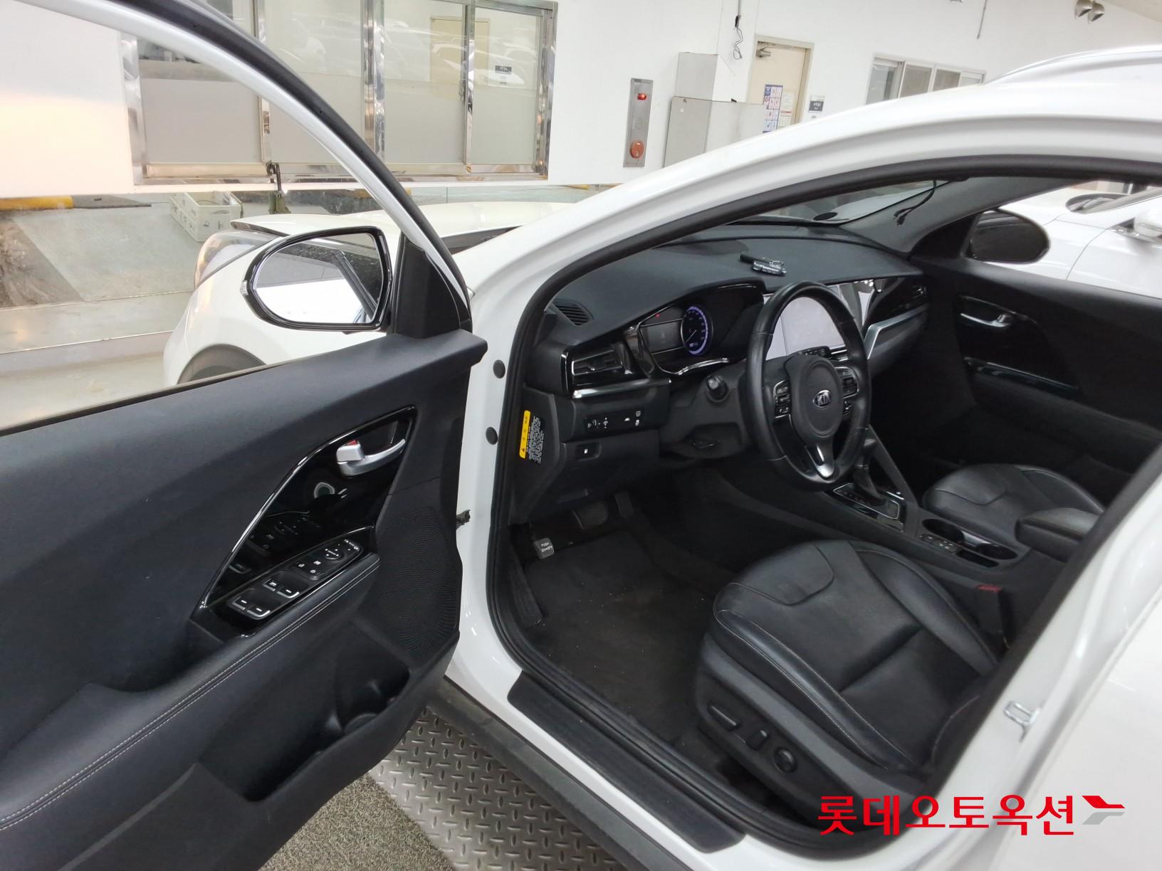 Kia Niro - 35