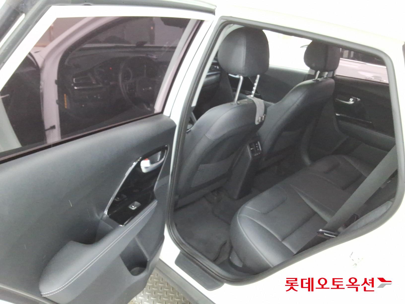 Kia Niro - 37