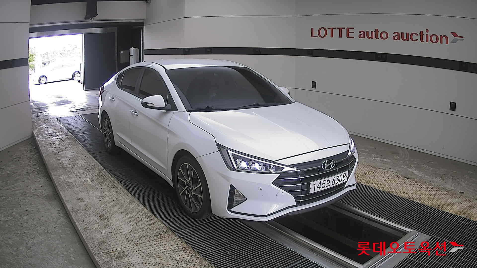 Hyundai Elantra 2020 - Image 6