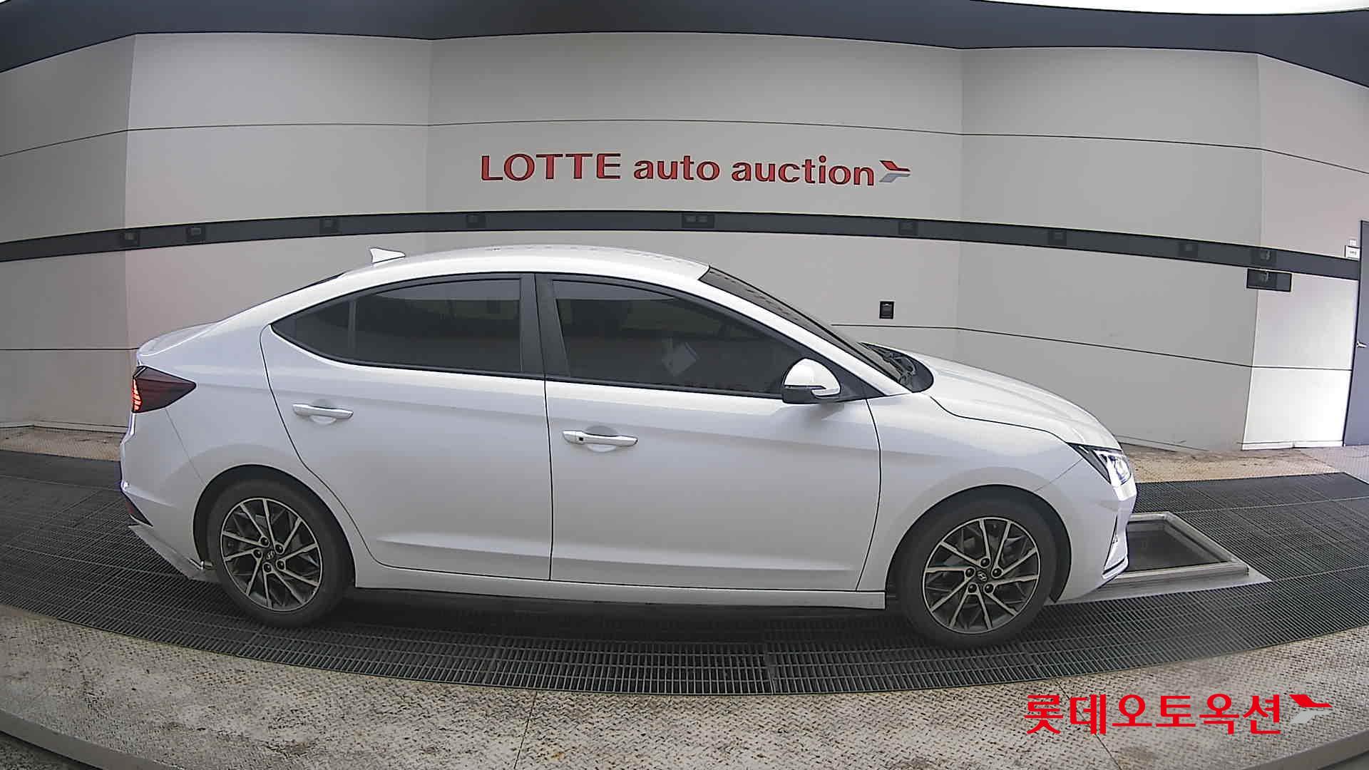 Hyundai Elantra 2020 - Image 21