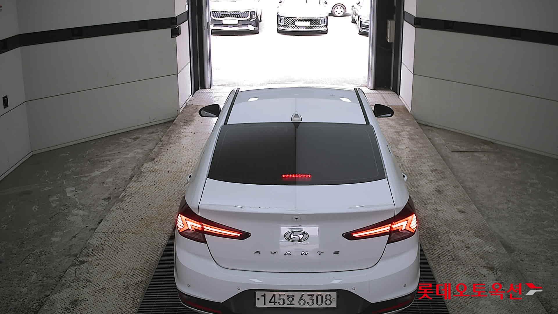 Hyundai Elantra 2020 - Image 17