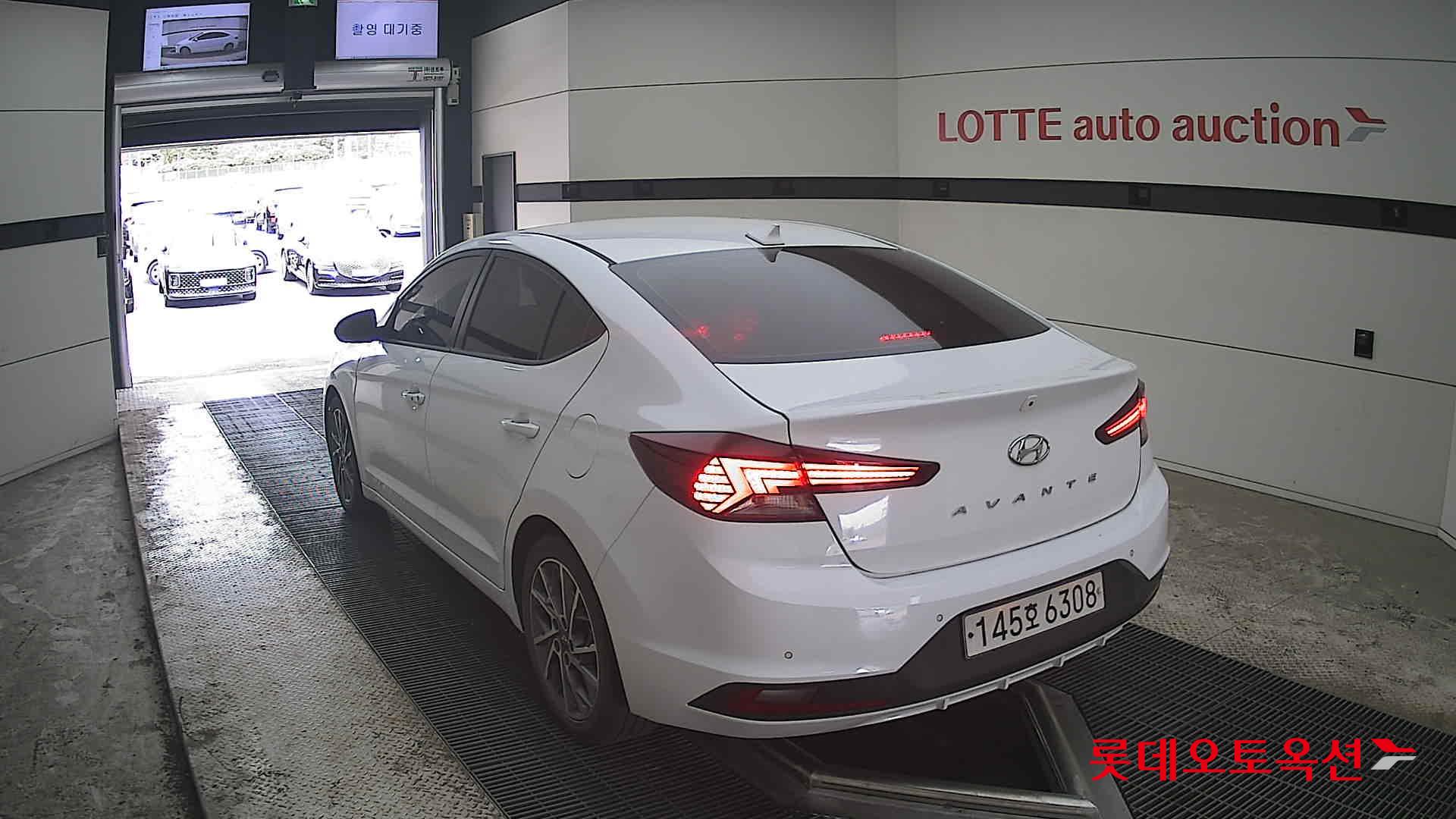 Hyundai Elantra 2020 - Image 16