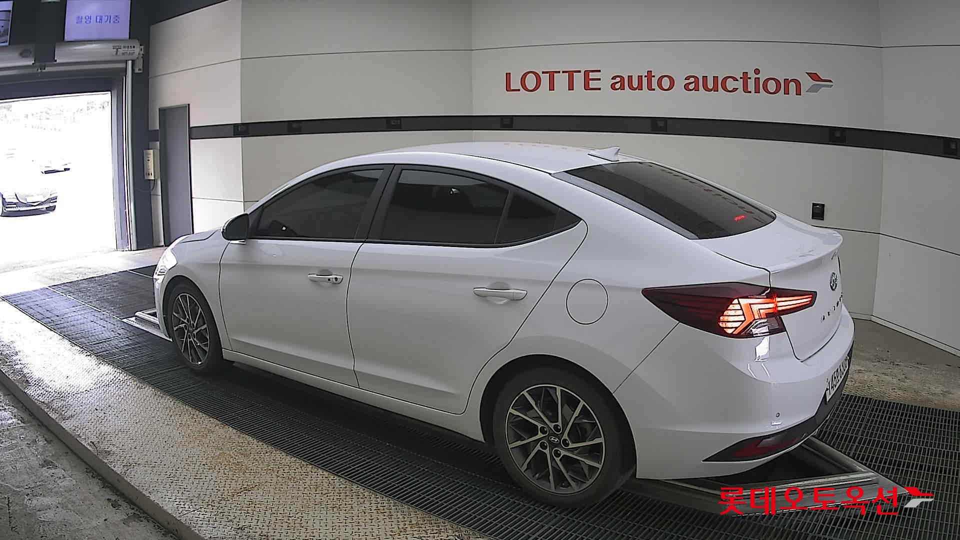 Hyundai Elantra 2020 - Image 15
