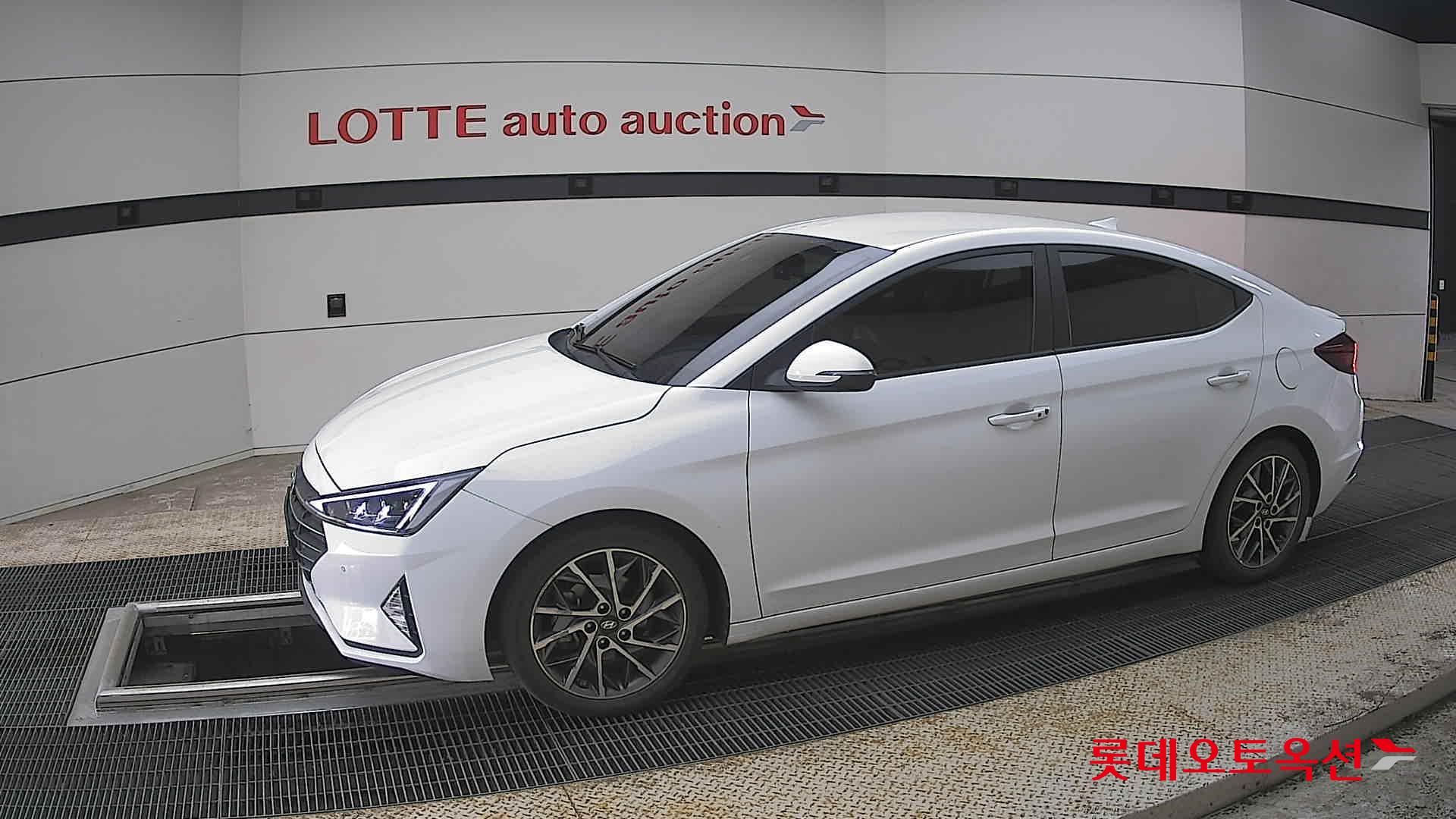 Hyundai Elantra 2020 - Image 12