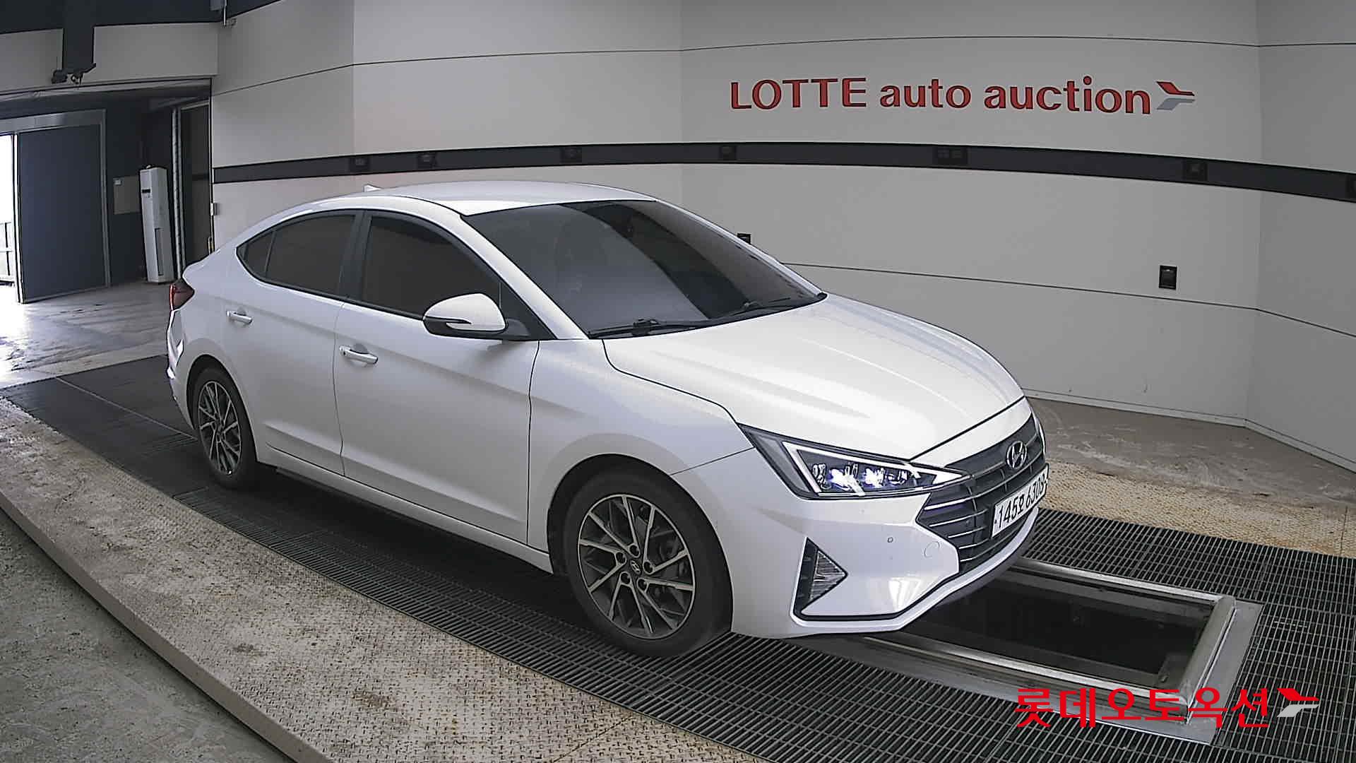 Hyundai Elantra 2020 - Image 23