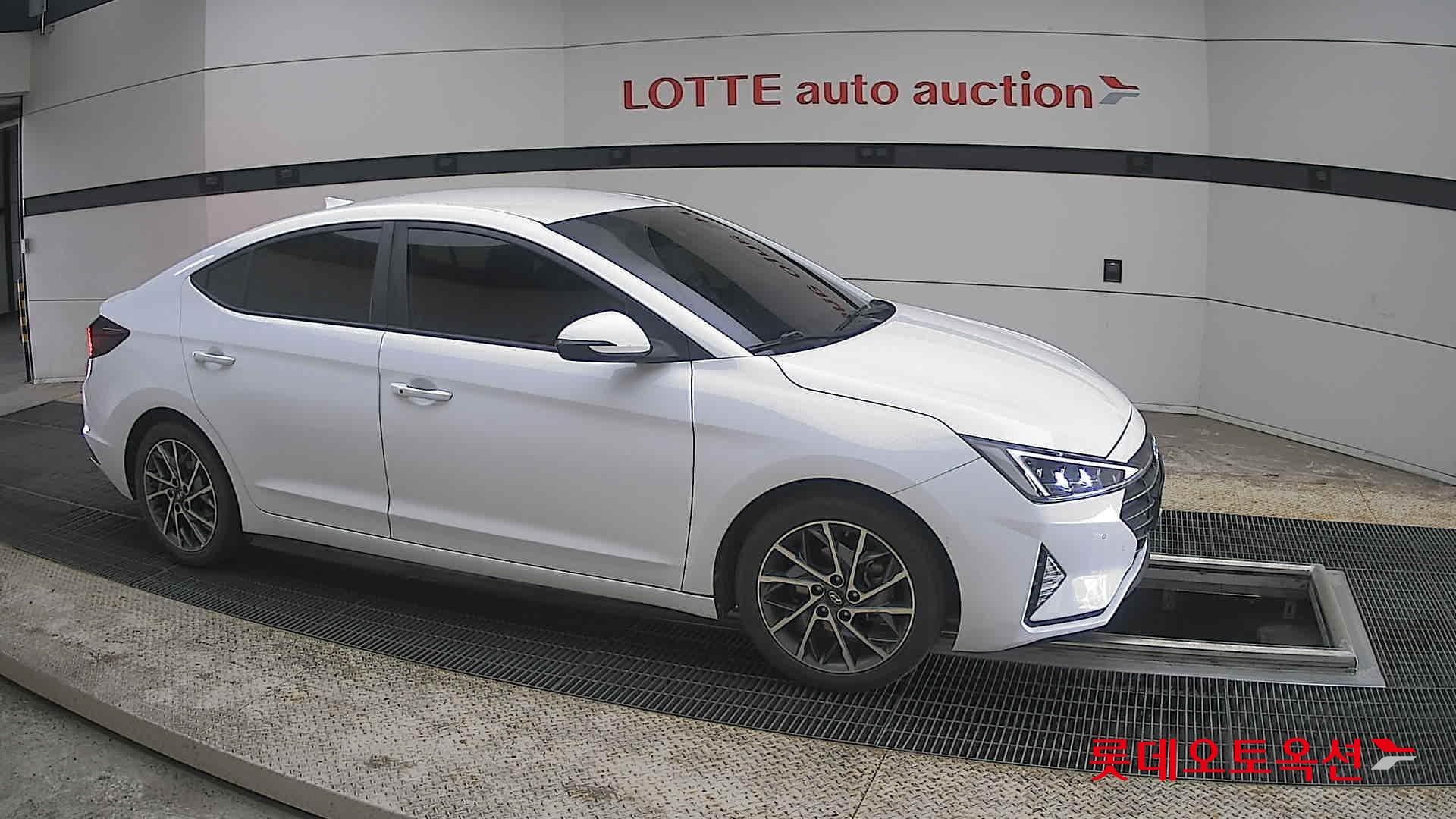 Hyundai Elantra 2020 - Image 22