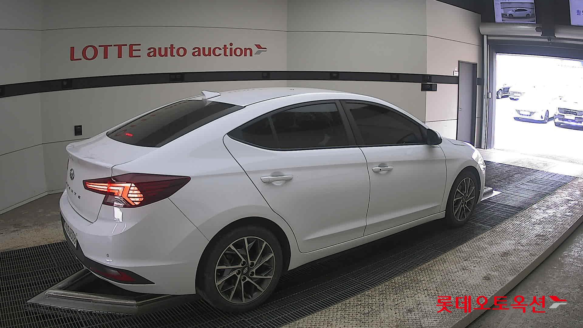 Hyundai Elantra 2020 - Image 19