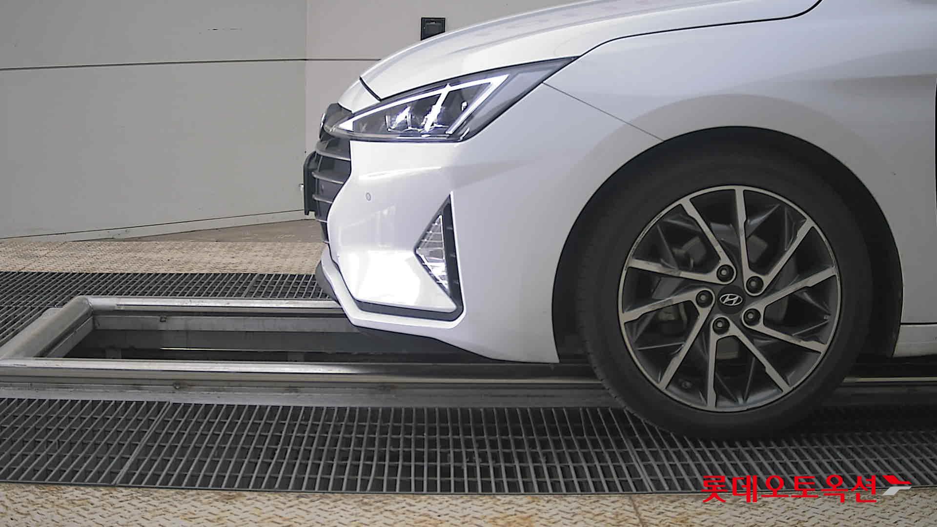 Hyundai Elantra 2020 - Image 25